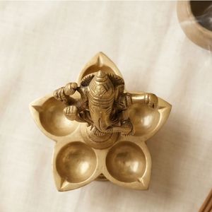 Ganesha dansant en laiton artisanal authentique de qualité supérieure, Panch Aarti Diya, export en gros d'Inde - Product Image 4