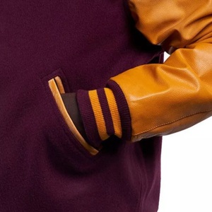 เสื้อแจ็คเก็ตบอมเบอร์แบบมีปกตั้ง ตัวอักษรแบบวาร์ซิตี้ สไตล์สตรีทแวร์ สำหรับผู้ชาย ทำจากผ้าขนสัตว์ - Product Image 3