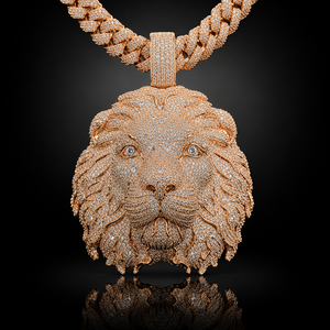 Colgante de Cabeza de León en Plata de Ley Oro Rosa con Piedras de Moissanita y Engaste Micro Pavé, Amuleto de Lujo con Temática Animal para Hombre, de Moda - Product Image 1