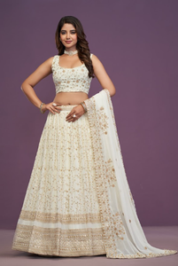 Ensemble Lehenga Indien Brodé Blanc avec Blouse Sans Manches, Dupatta Longueur Ras du Sol – Tenue de Fête et de Mariage pour Femme - Product Image 5