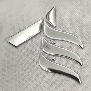 Étiquette en silicone personnalisée à prix d'usine, patch en caoutchouc avec logo, impression 3D en relief, étiquette en rouleau pour vêtements OEM - Product Image 2