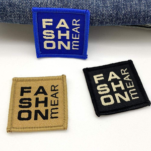 Etiquetas Tejidas para Ropa, Parches Duraderos y Suaves con Detalles de Alta Precisión para Prendas - Product Image 2