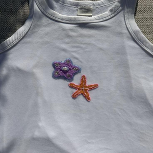 Top de tirantes de lujo con bordado de cuentas para mujer, hecho a mano, elegante top de verano con cuentas bordadas. - Product Image 1