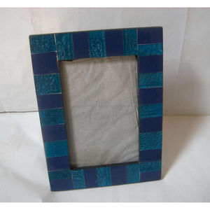 Cadre photo en bois artisanal Unique Craft India, écologique, à carreaux pastel, avec incrustation de résine verte et rose, élégant et moderne, pour la maison - Product Image 6