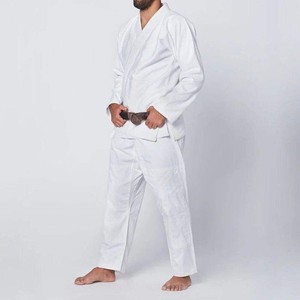 Kimono de BJJ Personalizado de Alta Calidad con Tela 100% Algodón/Poliéster de 460g, Características Duraderas y Transpirables - Product Image 3