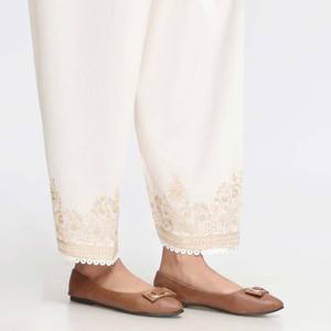 Blanc Cambric Shalwar PW3586 avec des robes de club élégantes brodées - Product Image 2