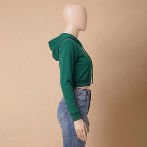 Haut court à capuche oversize pour femme, coupe épaules tombantes, respirant, imprimé, avec logo brodé sur le devant, style streetwear, hiver, 100% coton, tendance - Product Image 4