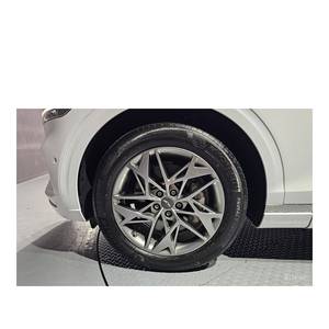 Genesis GV70 2.5T AWD 2024, SUV a Gasolina con 31,225 km, Emisión Euro V, Caja de Cambios Automática, Asientos de Cuero, Cámara Trasera, Volante a la Izquierda - Product Image 5