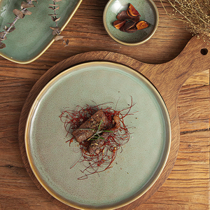 Assiettes en céramique vertes irrégulières personnalisées Yayu Catering Factory Label, vaisselle de restaurant colorée, assiettes en porcelaine en gros - Product Image 2