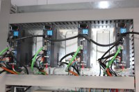 Ligne de production de meubles à 4 axes avec étiqueteuse automatique et machine de découpe CNC avec chargement et déchargement automatiques