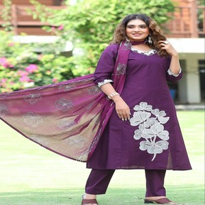 VASTRA COTTAGE Traje Morado de Algodón Puro Bordado con Estampado a Mano y Dupatta de Algodón Puro Mul, Conjunto Étnico Cómodo - Product Image 4