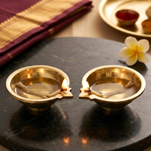 Diya en laiton pour Pooja, lot de 2 lampes à huile pour la prière et le culte hindou, Diyas décoratifs pour la maison, le temple, le Mandir, Diwali - Product Image 2