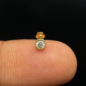 Diamante refinado de 3 mm cultivado en laboratorio con engaste invisible para perforación en oro de 10 quilates - Product Image 5