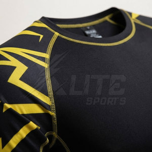 เสื้อยืดโพลีเอสเตอร์ผสมสแปนเด็กซ์ทรงสลิม ยืดหยุ่น กระชับ ระบายอากาศ แห้งเร็ว สำหรับผู้ชาย แขนสั้น เหมาะสำหรับออกกำลังกาย วิ่ง และเล่นกีฬา - Product Image 5
