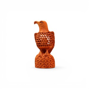 Figurine d'aigle en bois artisanale avec filet |   Statue d'aigle décorative en bois |   Décoration d'intérieur en bois sculpté à la main en forme d'oiseau - Product Image 1