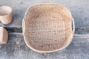 Cesta de lavandería de jacinto de agua tejida a mano con asas, cesta de almacenamiento hecha a mano, venta al por mayor, ecológica, hecha en Vietnam - Product Image 4