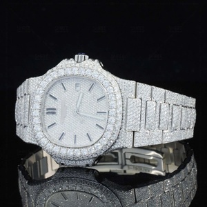 Superbe montre pour homme avec cadran carré serti de moissanite, montre élégante et luxueuse avec boîtier en acier inoxydable - Product Image 3