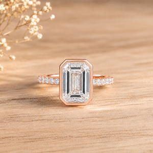 Bague de fiançailles en or massif 10K 14K 18K avec émeraude 3.01CT et diamant de laboratoire taille ronde 0.30CT sertis pavé, et alliance demi-éternité - Product Image 3