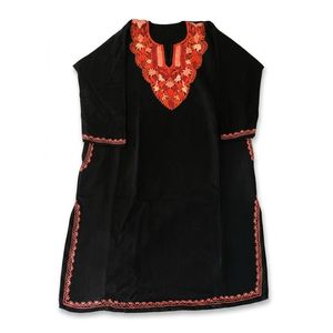Kurti noir traditionnel du Cachemire avec broderie Aari sur le col, style statement - Product Image 5