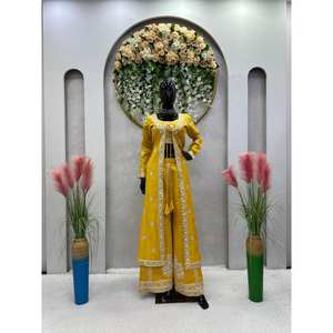 ชุดสูทสำหรับปาร์ตี้ของผู้หญิงพร้อมเสื้อพลาสโซและโคติประดับด้วยด้ายและงานตามลำดับ - Product Image 1