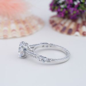 Anillo de Compromiso Moderno para Niñas con Moissanita VVS GRA, Chapado en Oro Blanco sobre Plata de Ley 925 para Mujer - Product Image 2