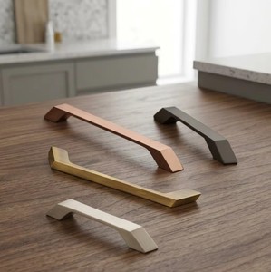 Tirador de latón macizo moderno de alta resistencia para gabinetes de cocina y puertas, tirador largo para cajones, herrajes de tamaño personalizado, calidad de exportación del fabricante - Product Image 1