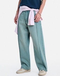 Jean décontracté écoresponsable à jambe large, taille mi-haute, déchiré, résistant à la décoloration, avec délavage classique - Product Image 2