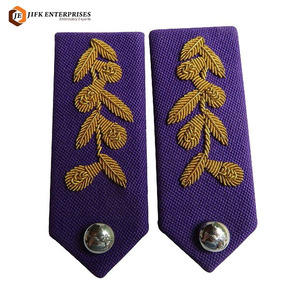 Gorgetas Personalizables con Logotipo, el Mejor Estilo, con Bordado de Hojas Doradas y Botones Metálicos - Product Image 1