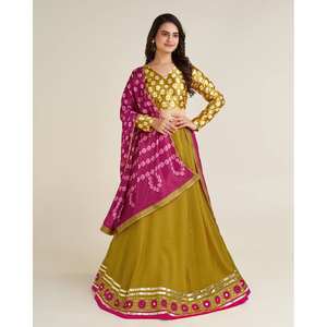 Choli de Diseño Especial para Navratri, Falda para Mujer Hecha a Mano con Hilo y Trabajo de Espejo Real - Product Image 3