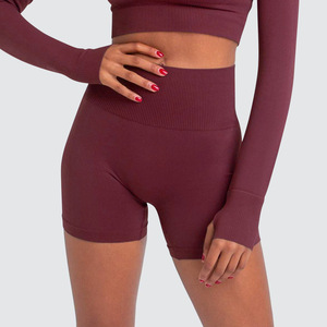 Shorts de Moda Urbana para Mujer con Logotipo Personalizado, Diseño Moderno para Actividades Casuales al Aire Libre y Diarias - Product Image 4