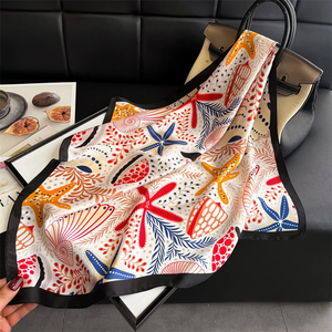 Écharpe carrée en soie tendance pour femme - Bandeaux d'été, hijabs, foulards et bandanas - Durable et doux pour la peau - Product Image 3