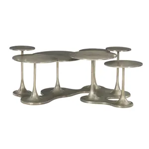 Mesa de Centro Minimalista de Metal Negro con Estructura de Acero con Recubrimiento en Polvo, Mueble Decorativo Escandinavo de Metal para el Salón con Detalles en Dorado - Product Image 2