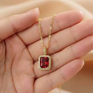 Pendentif en grenat rouge taille émeraude, argent sterling 925 plaqué or 14 carats, bijou délicat pierre de naissance de janvier, cadeau - Product Image 2