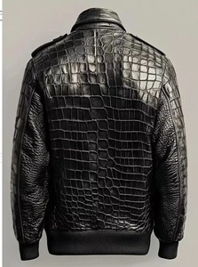 Chaqueta de Cuero con Estampado de Pitón para Hombre, Chaqueta de Motociclista de Cuero Genuino de Lujo, Ropa Exterior Moderna para Hombre, Fabricación Personalizada OEM, Venta al Por Mayor OEM - Product Image 4