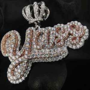 Pendentif personnalisé en moissanite sertie de pierres, en argent sterling 925, avec breloque lettre couronne et attache bicolore, pour bijoux de fête - Product Image 1