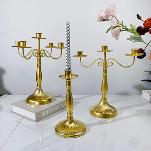 Candelabro de Hierro Vintage con Brazos Curvos Mate, Base Acanalada, para 3/5 Velas Cónicas, Ideal para Mesa de Comedor, Decoración del Hogar y Fiestas - Product Image 1