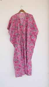 Robe kaftan en coton rose à fleurs pour femmes, style bohème, tenue de plage, avec cordon de serrage - Product Image 5