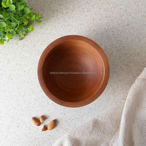 Bol de service en bois gravé personnalisé de haute qualité cadeau de mariage et de pendaison de crémaillère unique noms/dates personnalisés pour les fêtes par FWE - Product Image 5