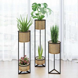 Juego de 3 Soportes Metálicos Dorados para Plantas, Macetas Altas Decorativas de Interior para Plantas de Interior - Product Image 3