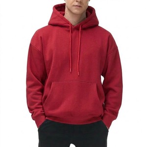 Sweat à capuche rouge premium unisexe coupe classique en molleton épais avec logo personnalisé, style streetwear décontracté, hiver, numérique - Product Image 1