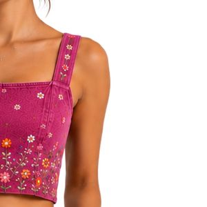 Conjunto de Top Corto y Falda Bordados para Mujer, Color Magenta, Diseño Floral, Verano, Dos Piezas, Logotipo Personalizado, OEM, Ropa al Por Mayor - Product Image 4