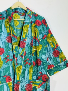 Bata Kimono de Algodón Estampada Verde |   Bata Larga con Estampado Floral de Leopardo |   Ropa Casual para Mujer - Product Image 3