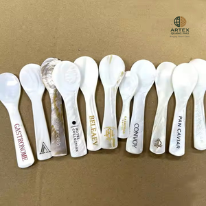 Cuchara de caviar de nácar blanco natural hecha a mano, cuchara ecológica premium de nácar ARTEX QUANG PHU - Product Image 5