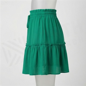 Jupe courte en mousseline de soie verte pour femmes, taille élastique, style décontracté d'été, coupe évasée avec cordon de serrage - Product Image 3