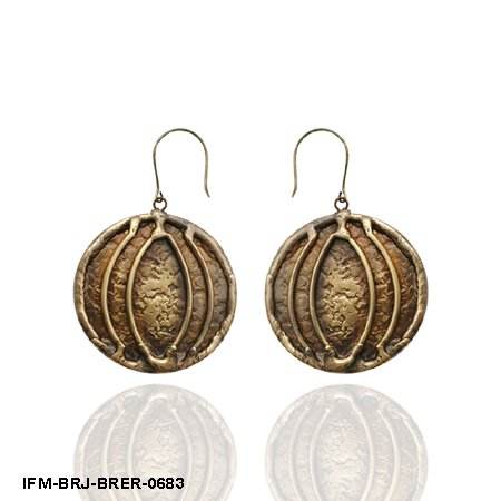 สีน้ำตาล