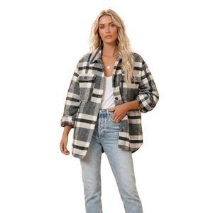 Chaqueta de punto a cuadros blanca y negra para mujer, de manga larga, con botones frontales, estilo oversize, informal, personalizada OEM - Product Image 1