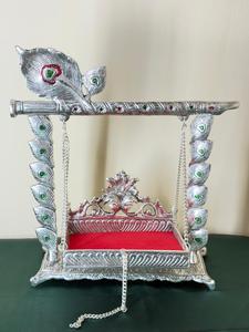 Jhoola de mariage élégante et traditionnelle, décorative, pour la décoration de scène de cérémonie de mariage, les lieux d'événements, les célébrations et la mise en place. - Product Image 2