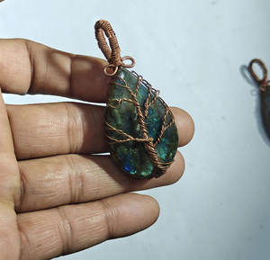 จี้หินลาบราดอไรต์ธรรมชาติรูปต้นไม้แห่งชีวิต งานแฮนด์เมดโลหะผสมมีค่า ชุบทอง 18K สำหรับงานแต่งงาน งานหมั้น งานเลี้ยง - Product Image 4