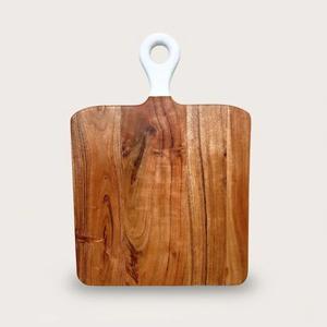 Planche à découper en bois d'acacia, design rond avec anneaux de bois, épaisse, durable, sûre pour les couteaux, idéale pour couper, servir et décorer une cuisine rustique - Product Image 5