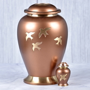 Urne funéraire pour adultes en laiton, motif nœud celtique argenté et blanc, surface polie, pour cendres humaines, urne commémorative pour enterrement. - Product Image 2
